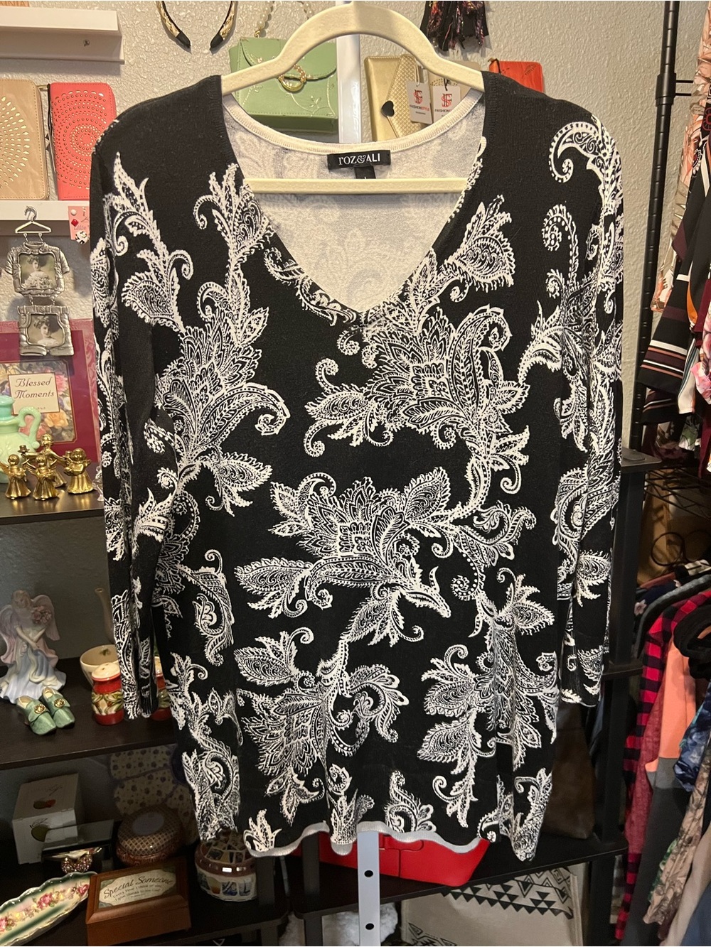 Roz & Ali Black and White V-Neck Paisley Tunic Sweater